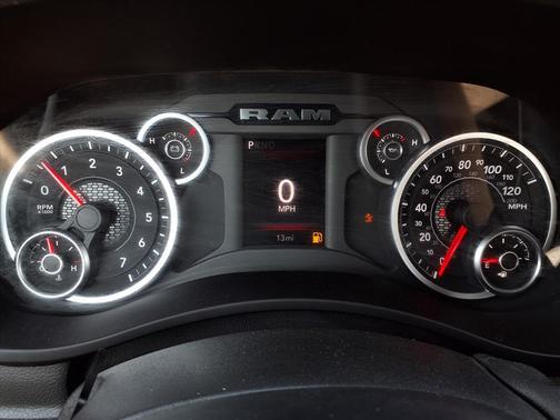 2025 RAM 3500 Tradesman Regular Cab 4x2 8' Box