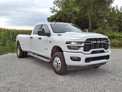 2025 RAM 3500 Lone Star Crew Cab 4x4 8' Box