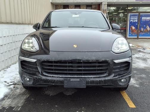 2017 Porsche Cayenne Platinum Edition