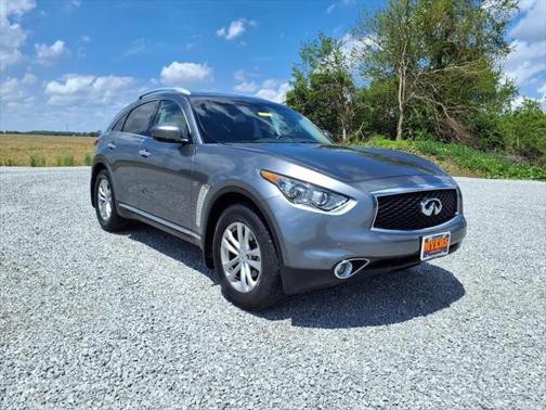 2017 INFINITI QX70 Base