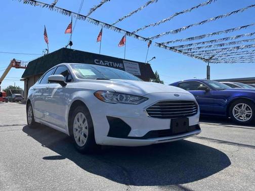 Photo 3 of 44 of 2019 Ford Fusion S