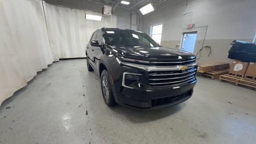 Mosaic Black Metallic 2024 Chevrolet Traverse LT