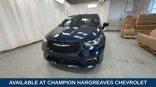 2025 Chrysler Pacifica L