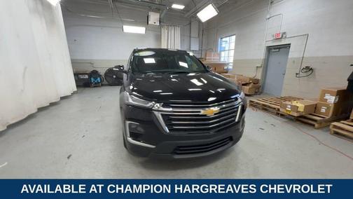 Mosaic Black Metallic 2023 Chevrolet Traverse LT Cloth