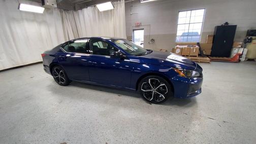 Deep Blue Pearl 2024 Nissan Altima SR FWD