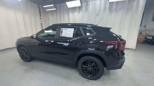 Mosaic Black Metallic 2024 Chevrolet Trax FWD ACTIV