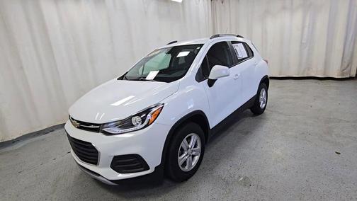 Summit White 2022 Chevrolet Trax LT
