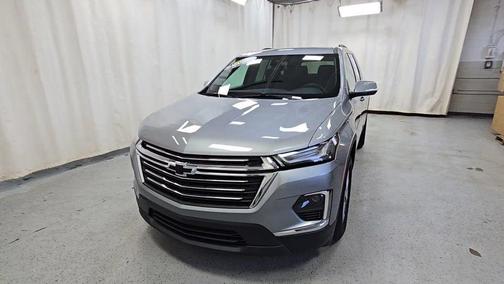 Sterling Gray Metallic 2023 Chevrolet Traverse LT Cloth