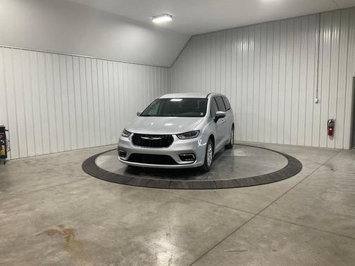 2023 Chrysler Pacifica Touring-L