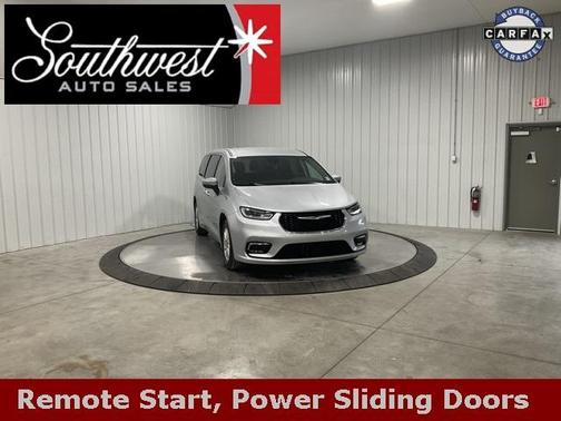 2023 Chrysler Pacifica Touring-L