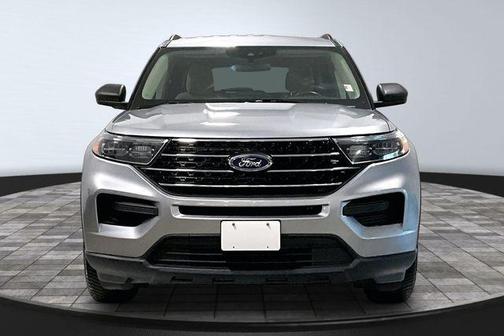 Silver Metallic 2023 Ford Explorer XLT