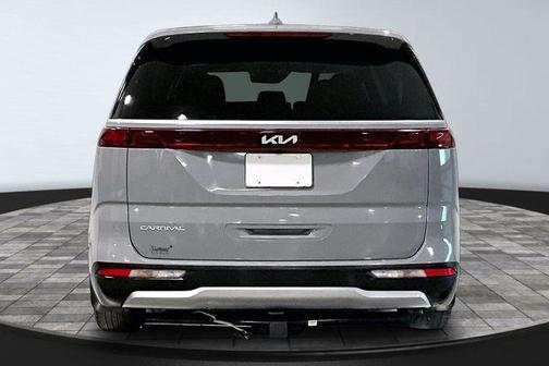 Ceramic Silver 2024 Kia Carnival EX