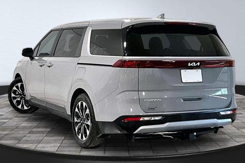 Ceramic Silver 2024 Kia Carnival EX