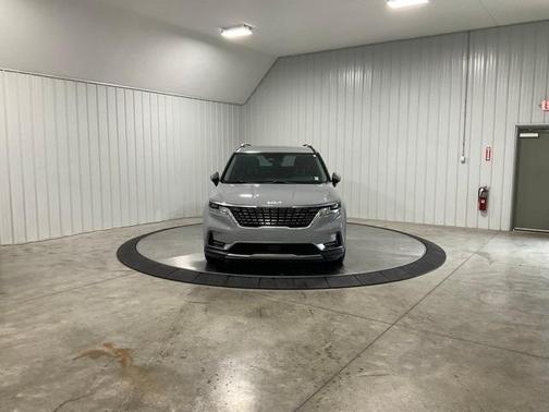 2022 Kia Carnival SX