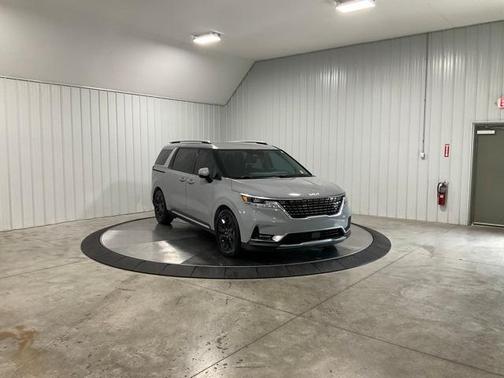 2022 Kia Carnival SX