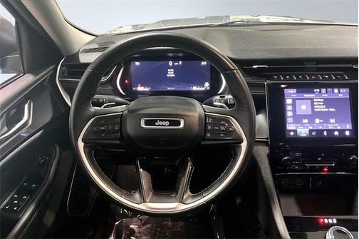 2022 Jeep Grand Cherokee Laredo