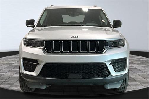 2022 Jeep Grand Cherokee Laredo