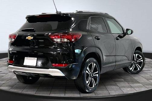 Mosaic Black Metallic 2024 Chevrolet Trailblazer LT