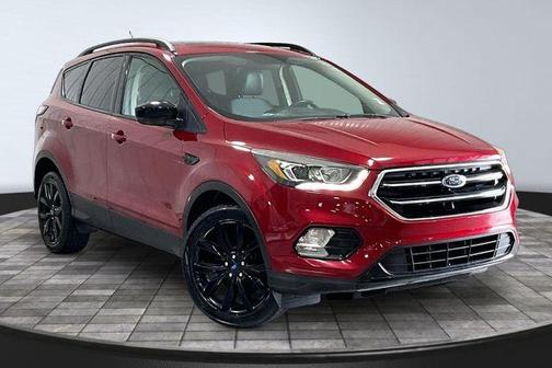 Ruby Red Metallic 2017 Ford Escape SE