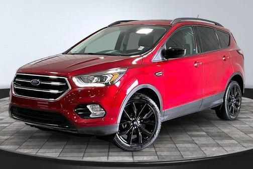 Ruby Red Metallic 2017 Ford Escape SE