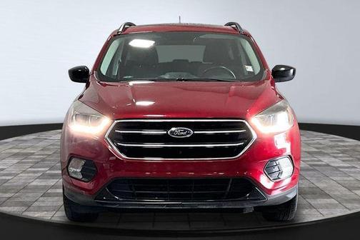 Ruby Red Metallic 2017 Ford Escape SE