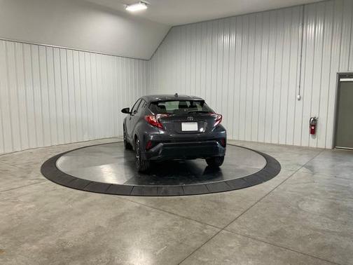 2021 Toyota C-HR XLE