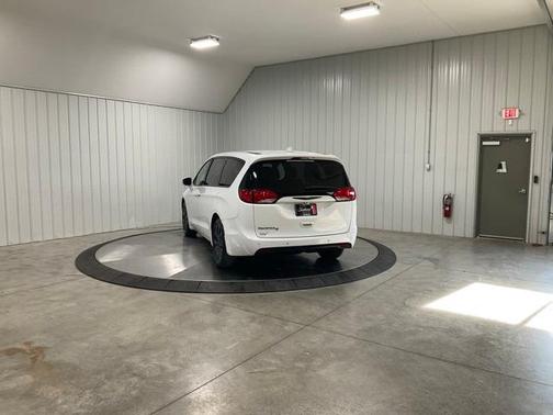 2020 Chrysler Pacifica Touring