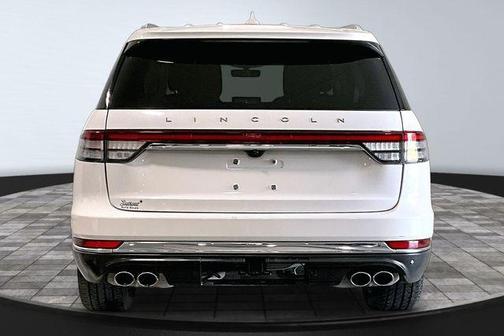 White Metallic 2022 Lincoln Aviator Reserve AWD
