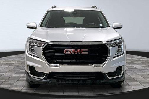 Quicksilver Metallic 2022 GMC Terrain SLE