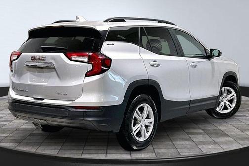 Quicksilver Metallic 2022 GMC Terrain SLE