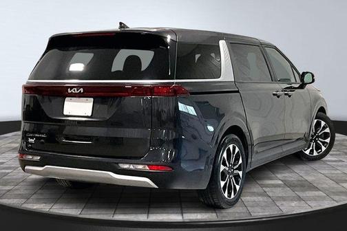 Metal 2022 Kia Carnival EX