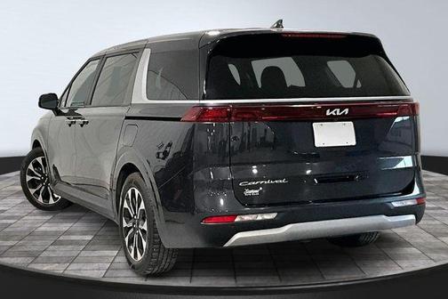 Metal 2022 Kia Carnival EX