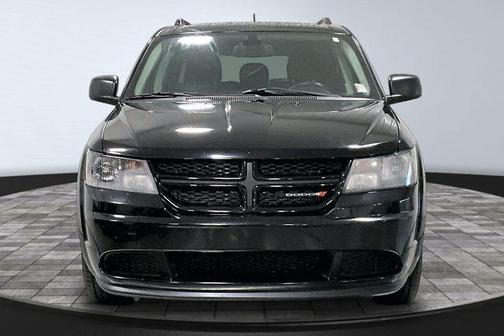 Pitch Black Clearcoat 2020 Dodge Journey SE Value