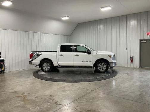 2018 Nissan Titan SV