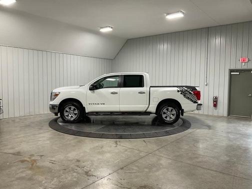 2018 Nissan Titan SV