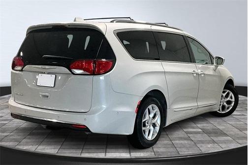 2019 Chrysler Pacifica Touring-L Plus