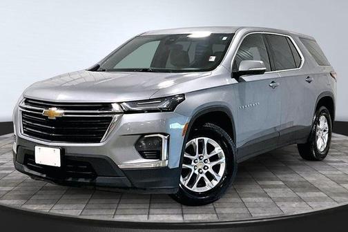 Sterling Gray Metallic 2023 Chevrolet Traverse LS