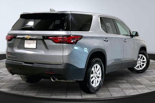 Sterling Gray Metallic 2023 Chevrolet Traverse LS