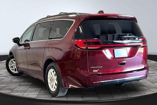 2022 Chrysler Pacifica Touring-L