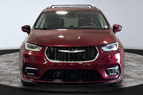 2022 Chrysler Pacifica Touring-L