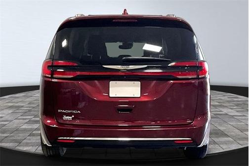 2022 Chrysler Pacifica Touring-L