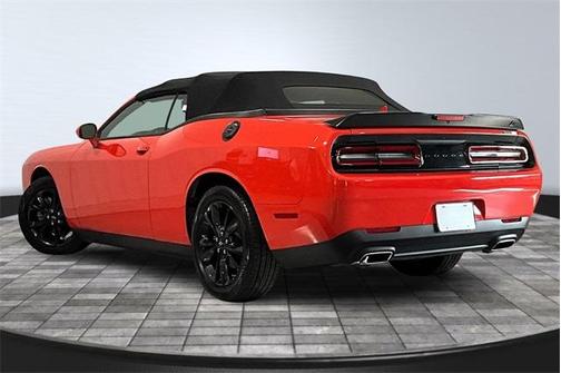 2022 Dodge Challenger SXT