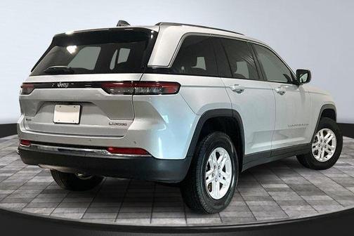 2022 Jeep Grand Cherokee Laredo