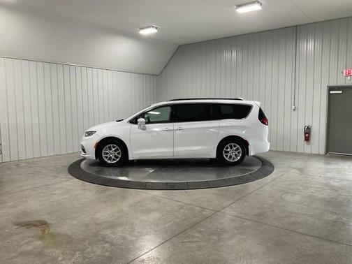 2022 Chrysler Pacifica Touring-L