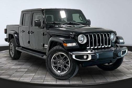 Black Clearcoat 2021 Jeep Gladiator Overland