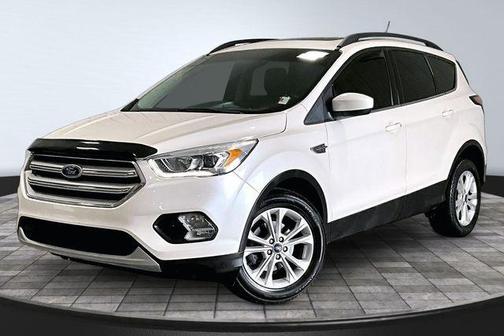 White Platinum Clearcoat Metallic 2018 Ford Escape SEL