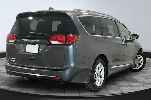 2018 Chrysler Pacifica Touring-L Plus
