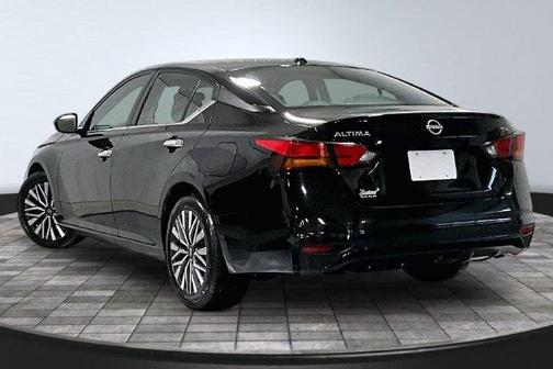Super Black Clearcoat 2023 Nissan Altima 2.5 SV