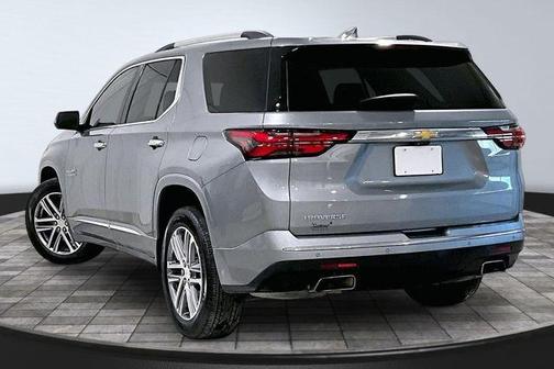 Sterling Gray Metallic 2023 Chevrolet Traverse High Country