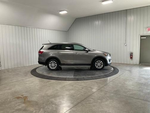 2017 Kia Sorento L